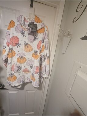 Cozy Pumpkin Print Hooded Sleepwear Pullover - White/Orange/Pink
